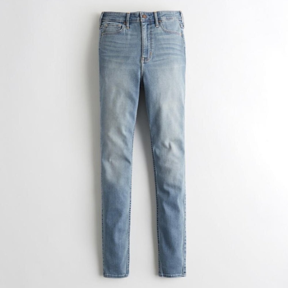 Like New Light Wash High-Rise Skinny Jeans